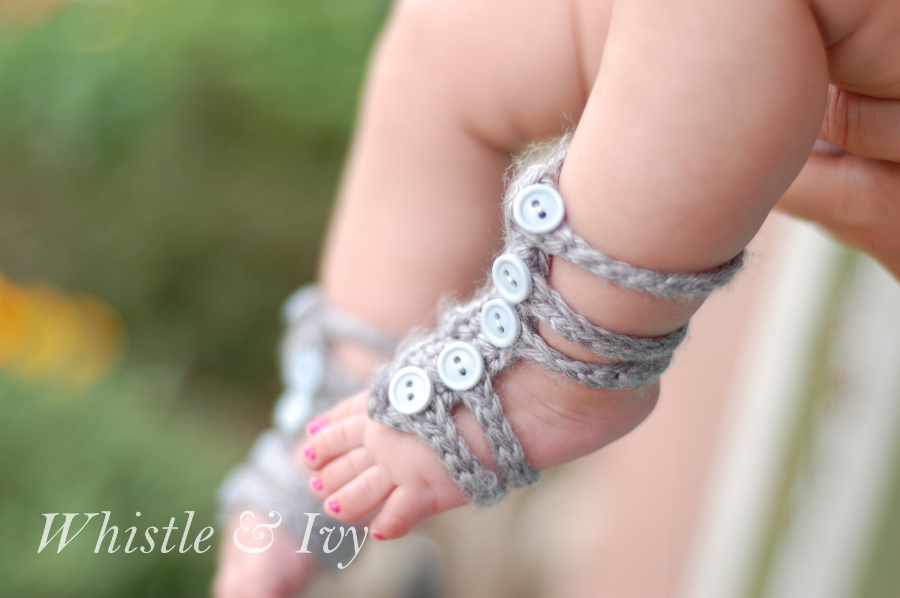 These little barefoot sandals are a snap to make! You can make a pair ...